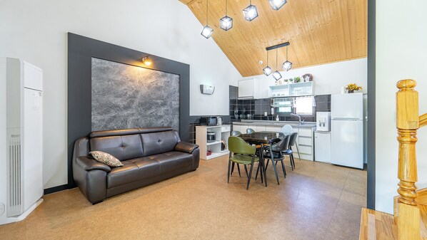 Basic Room, 1 Bedroom (hiltopiaBdong pulbilla) | 1 bedroom - Gyeongju Hiltopia Kids Pool Villa (Gyeongju)