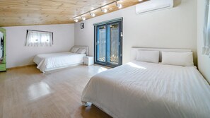 Basic Room, 1 Bedroom (haneulbichkijeuBdong pulbilla) - Gyeongju Hiltopia Kids Pool Villa (Gyeongju)