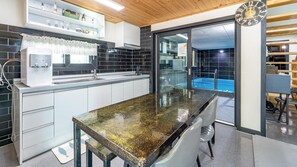 Basic Room, 1 Bedroom (haneulbichkijeuBdong pulbilla) - Gyeongju Hiltopia Kids Pool Villa (Gyeongju)