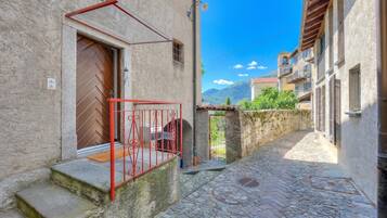 Standard House, Multiple Bedrooms, 2 Bathrooms, Mountainside (Casa Dell'Antonio) | Property entrance