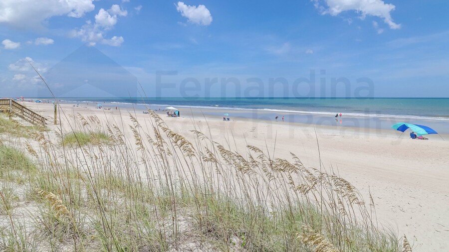 226 South Fletcher 3rd Floor 3 Bedroom Home by RedAwning