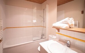 Bathtub - 300m from resort center, 1st floor, balcony, ski locker, 37m², Valmorel (Valmorel)