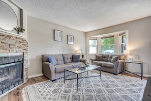 TV, fireplace, offices