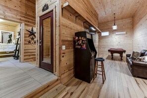 Cabin, 3 Bedrooms | Interior