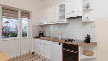 Apartment (Three Bedroom Apartment with Terrace ) | Private kitchen | Fridge