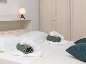 Appartement (Three Bedroom Apartment with Terrace ) | 3 chambres, lits bébé (gratuits)