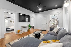 Unclassified image, 2 of 37, button