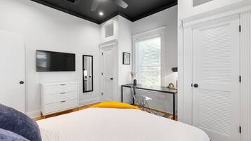 2 bedrooms, desk, iron/ironing board, travel cot