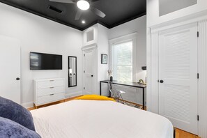 2 bedrooms, desk, iron/ironing board, travel crib