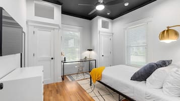 2 bedrooms, desk, iron/ironing board, travel crib