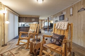 Exterior - Tee Time (Packwood)