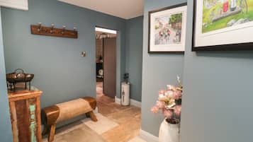 2 bedrooms, individually decorated, individually furnished, free WiFi
