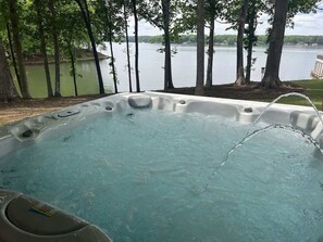 Baignoire à remous extérieure