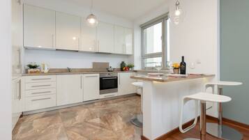 Apartment, 2 Bedrooms, 2 Bathrooms | Private kitchen | Dishwasher, cookware/dishes/utensils