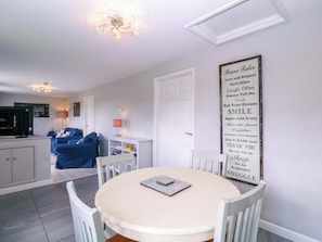 Cottage | Dining