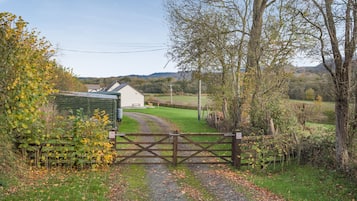 Cottage | Sport court
