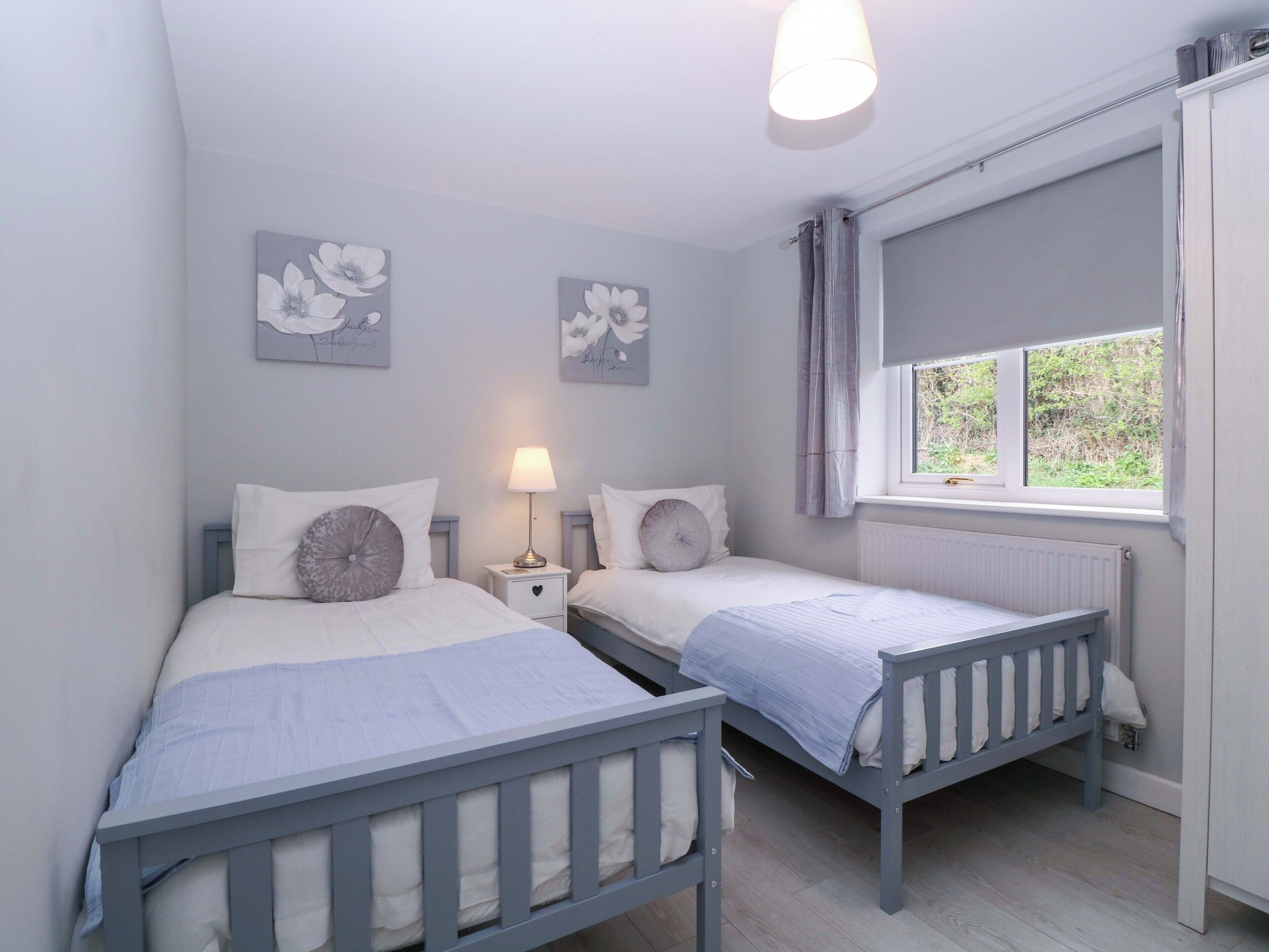 2 bedrooms, individually decorated, individually furnished, free WiFi
