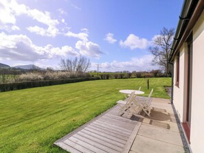 Cottage | Outdoor dining