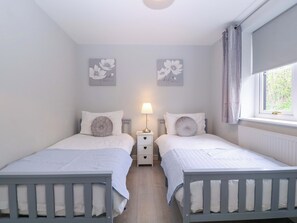 Cottage | 2 bedrooms, individually decorated, individually furnished, free WiFi