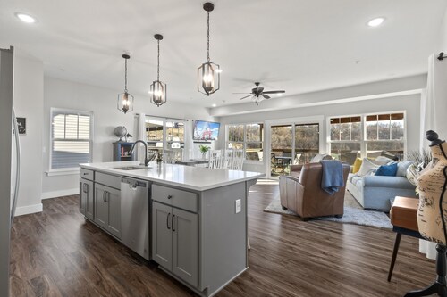 Escape Peak 5 Bedroom Home by RedAwning