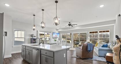 Escape Peak 5 Bedroom Home by RedAwning