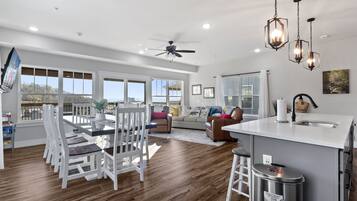 Nhà, 5 phòng ngủ | Khu ăn uống