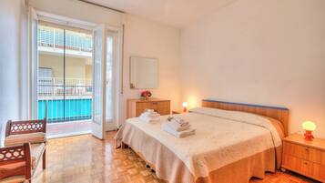 Apartemen Standar, beberapa kamar (Casa Letizia few min from sea) | 2 kamar tidur, ruang kerja ramah laptop, dan seprai linen