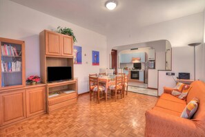 Standard-Apartment, Mehrere Schlafzimmer (Casa Letizia few min from sea) | Wohnbereich