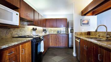 Condo, Multiple Beds, Balcony, Ocean View (Kanaloa 2403) | Private kitchen | Fridge, microwave, oven, stovetop