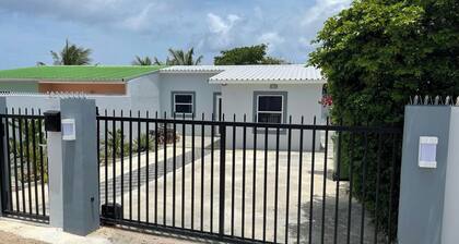 3 Bed Villa Sleeps 5 With Pets & Enclosed Garden