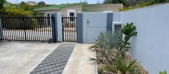 3 Bed Villa Sleeps 5 With Pets & Enclosed Garden