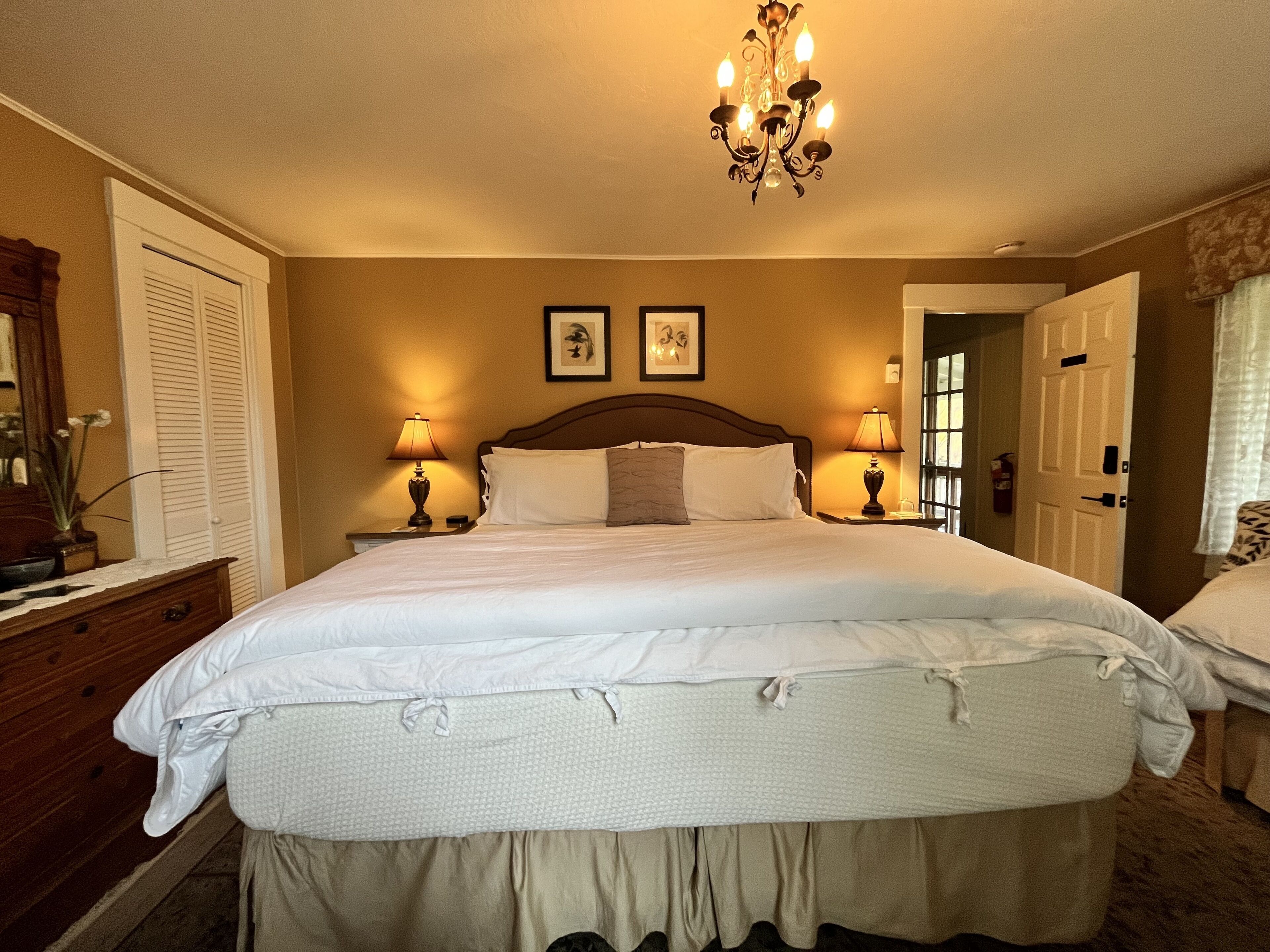 Cedar Room | Premium bedding, individually decorated, individually furnished