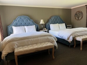 Willow Room | Premium bedding, individually decorated, individually furnished - Country Willows Inn and Estate (Ashland)