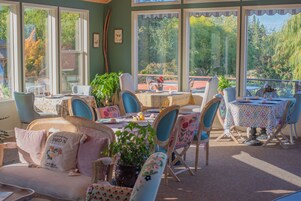 Free daily full breakfast