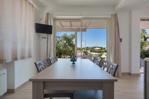 Villa | Private kitchen | Dishwasher