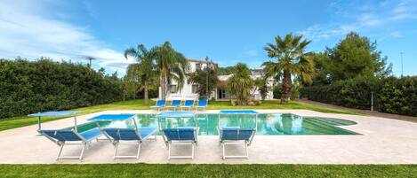 Seasonal outdoor pool