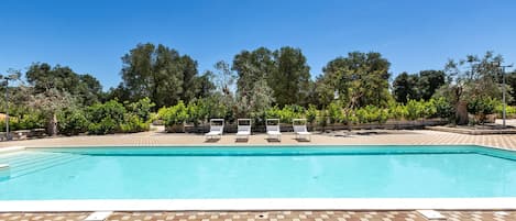 Seasonal outdoor pool