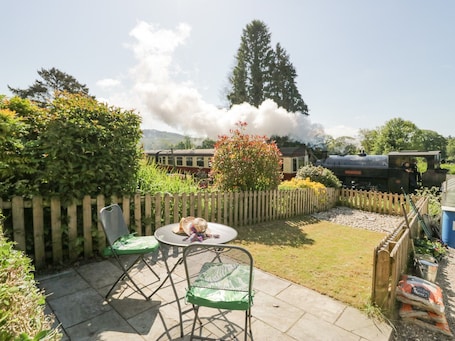 Cottage | Interior. 7 Railway Cottages
