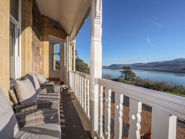 Property grounds - Bryn Mel Manor Straits View (Menai Bridge)