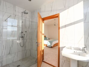Shower - Bryn Mel Manor Straits View (Menai Bridge)