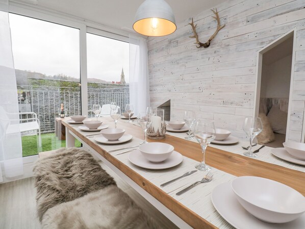 Cottage | Dining - Dixon Court (Ambleside)