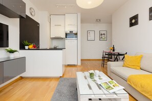 Apartment, 1 Schlafzimmer, Balkon | Wohnzimmer