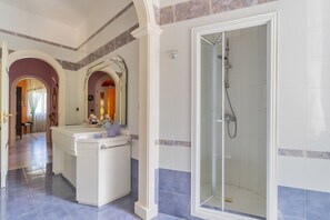 Bidet - 2981 Villa Colle Iris by Barbarhouse (Oria)