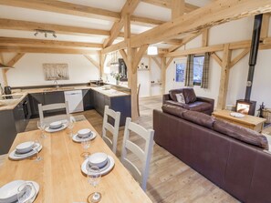 Cottage | Dining