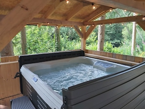 كوخ | مغطس سبا خارجي