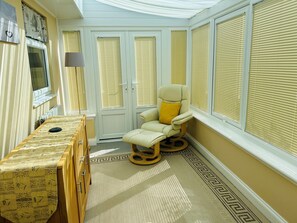 House | Interior - Bungalow by the Beach, Sleeps 6, Snowdonia, Wales (Llwyngwril)