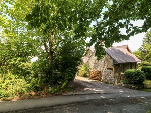 Cottage | Property grounds