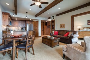 Flat-screen TV, fireplace