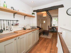 Cottage | Private kitchen | Fridge, electric kettle, toaster, cookware/dishes/utensils - Latch Cottage (Keswick)