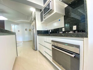 Apartemen | Dapur pribadi | Meja makan